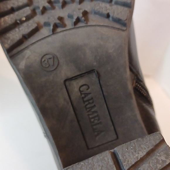 Carmela Leather Chunky Heeled Boots Moto Booties Zippers Lug Size Women's 7 - Picture 10 of 11